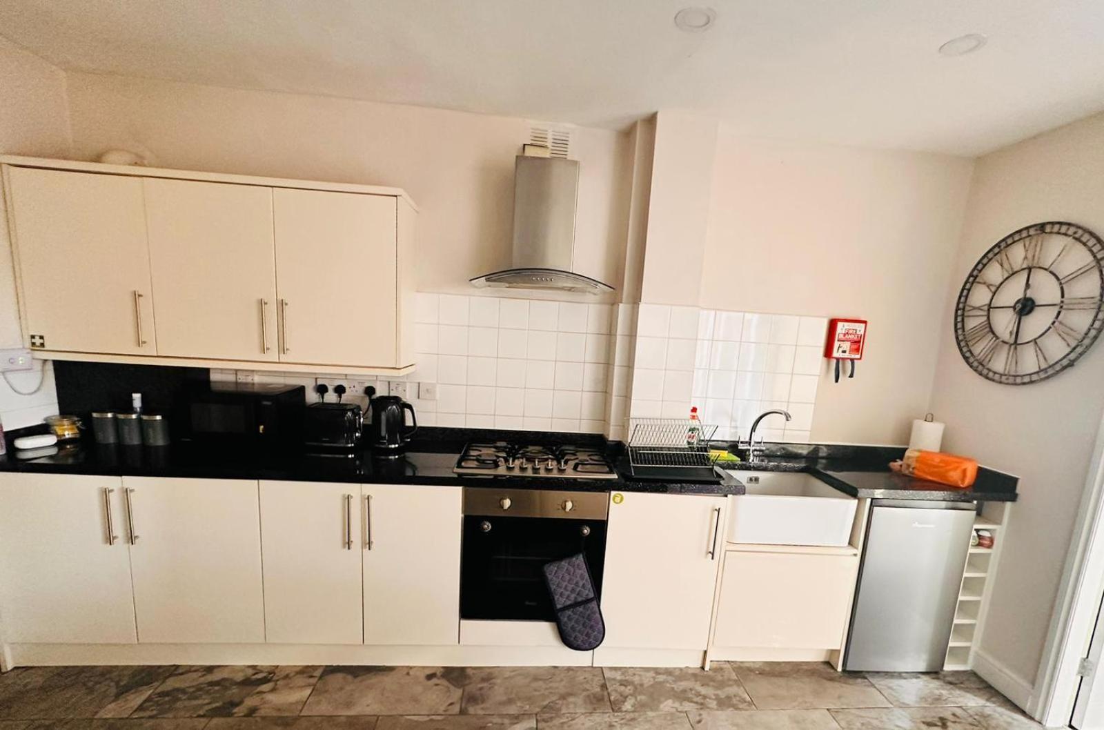 Birmingham Blissful Apartment With 2 Bedrooms Esterno foto